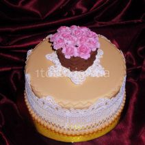 Торт с корзинкой сахарных роз