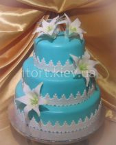 Свадебный торт в голубых тонах с лилиями