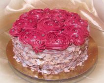 Кремовый торт с розами