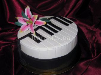 Торт-пианино с лилией